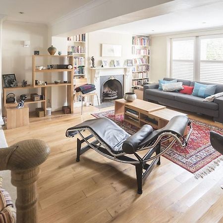 Stylish Family Home In Battersea Vr Лондон Екстериор снимка